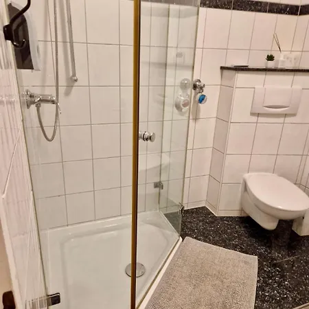 çil Penthouse Am Altmarkt Mit 5 Betten Und Kostenlosem Parkplatz Apartamento