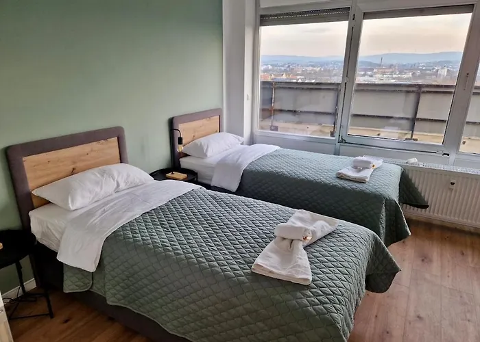 Cil Penthouse Am Altmarkt Mit 5 Betten Und Kostenlosem Parkplatz アパート *